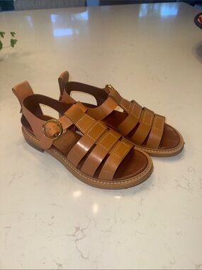 See By Chloé Tan Leather Strappy Sandals with Gold Buckle 39. LIKE NEW